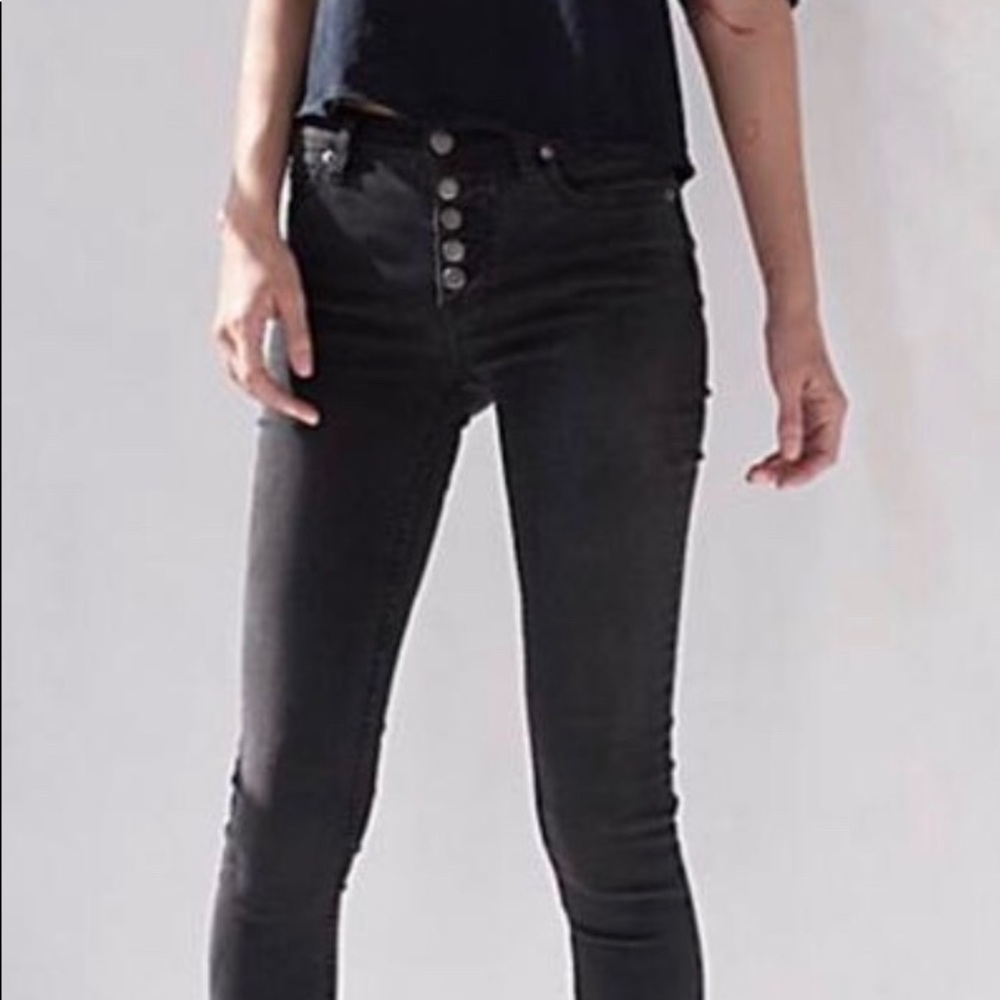 Free People black button fly roller crop skinny